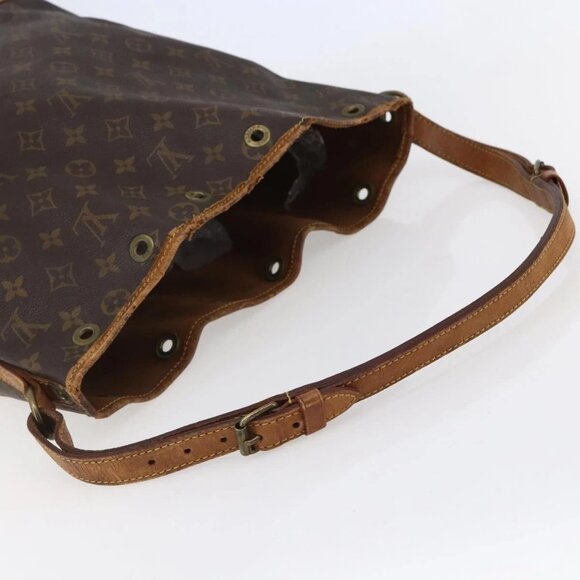 LOUIS VUITTON Monogram Noe Shoulder Bag - Picture 7 of 15